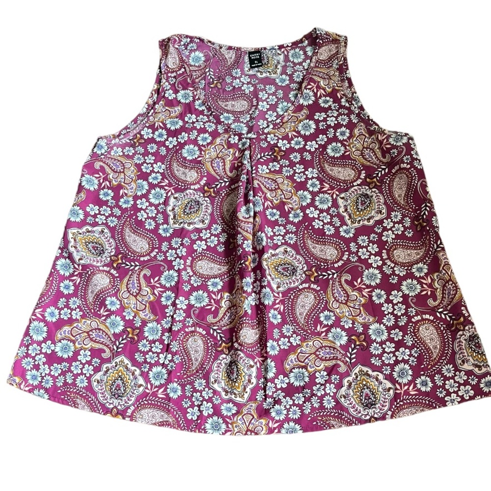 NWOT • Emery Rose Sleeveless Blouse
